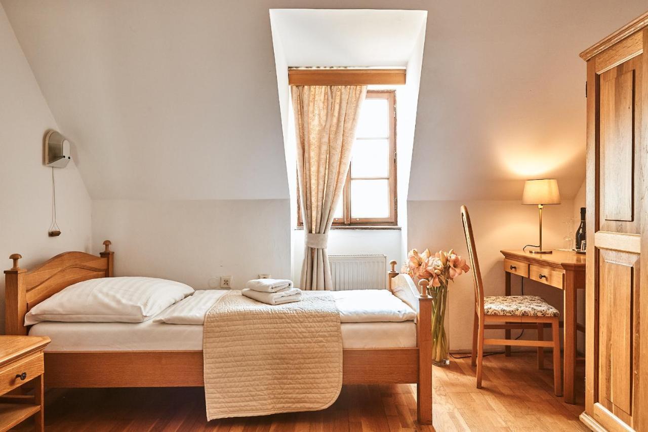 Hotel Salamander - Garni Banská Štiavnica Kültér fotó