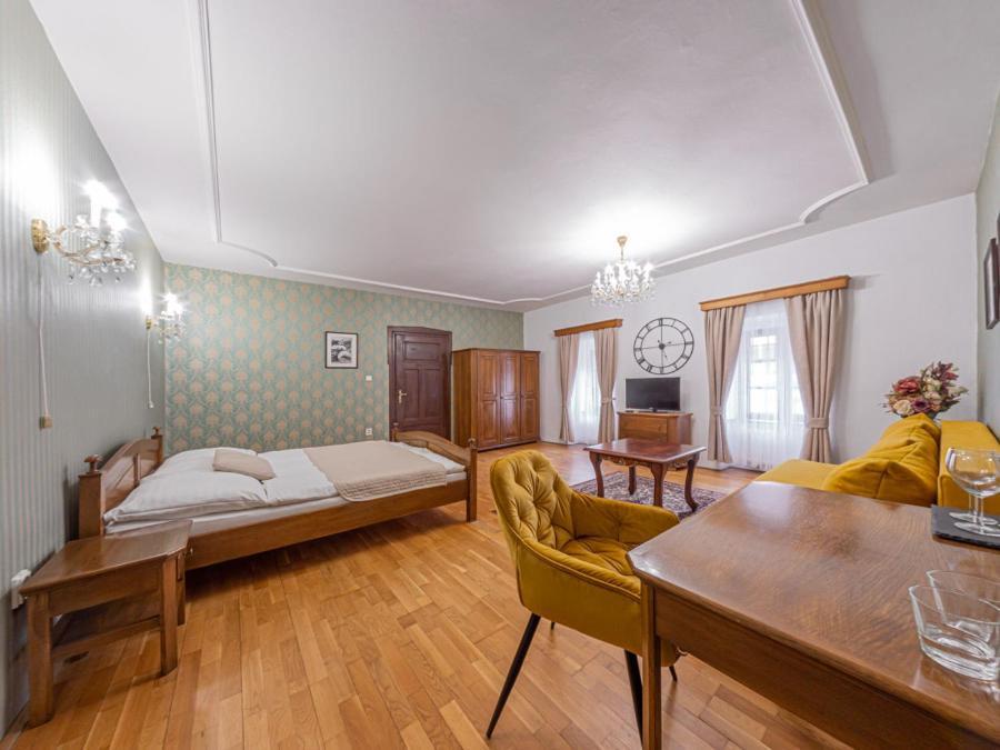Hotel Salamander - Garni Banská Štiavnica Kültér fotó