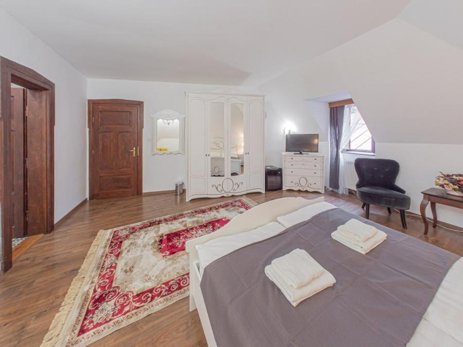 Hotel Salamander - Garni Banská Štiavnica Kültér fotó