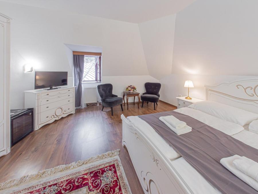 Hotel Salamander - Garni Banská Štiavnica Kültér fotó