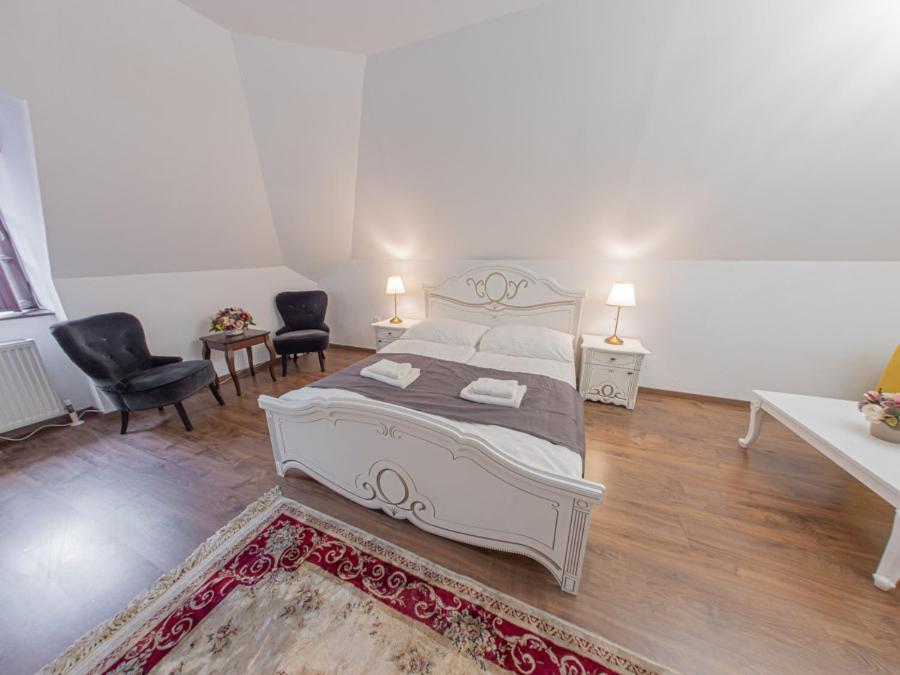 Hotel Salamander - Garni Banská Štiavnica Kültér fotó
